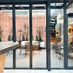 Perpetual Elysee Montaigne Otel Paris
