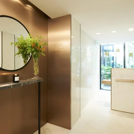 Perpetual Elysee Montaigne Hotel Parigi