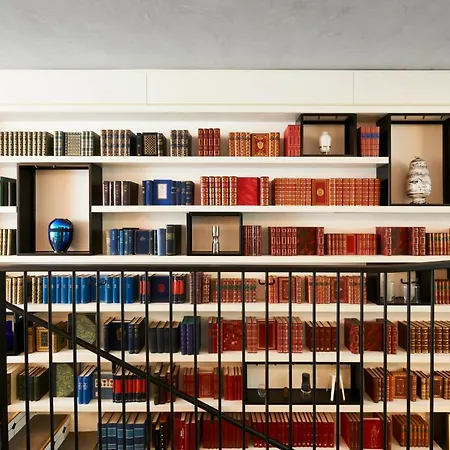 Hotel Perpetual Elysee Montaigne Parigi