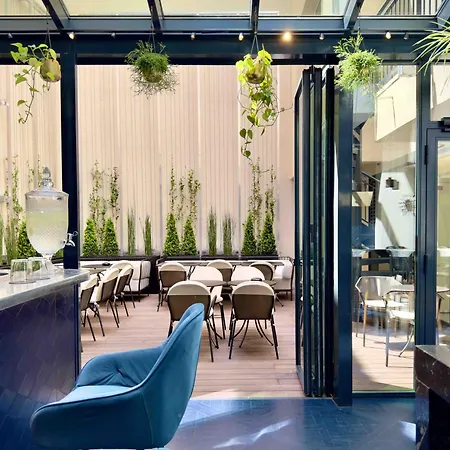 Perpetual Elysee Montaigne Hotel