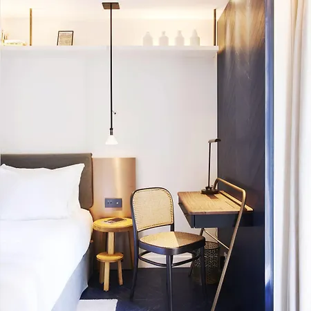 Perpetual Elysee Montaigne 파리