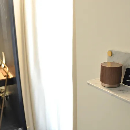 Perpetual Elysee Montaigne 파리