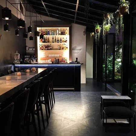 Perpetual Elysee Montaigne 파리