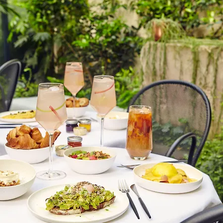 Szálloda Perpetual Elysee Montaigne 4*