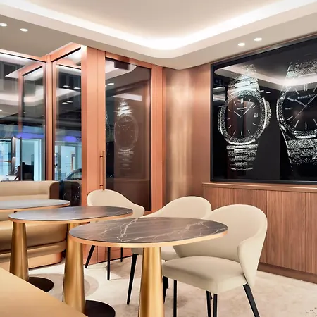 Perpetual Elysee Montaigne Paris