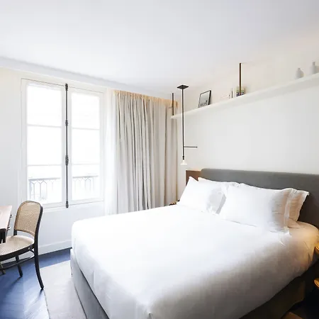 Perpetual Elysee Montaigne Hotel Paris