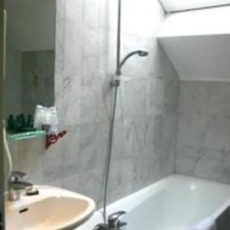 Szálloda Perpetual Elysee Montaigne 4*