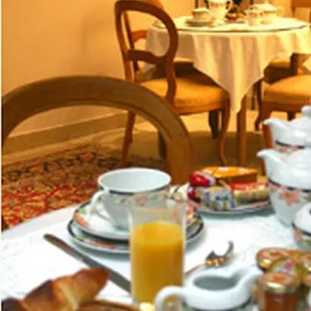 호텔 Perpetual Elysee Montaigne 4*