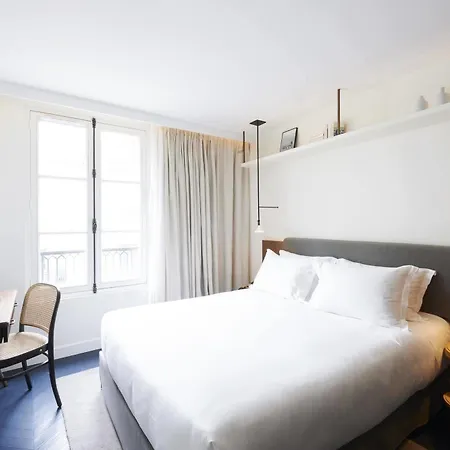 Perpetual Elysee Montaigne Hotel