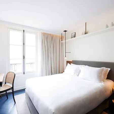 Perpetual Elysee Montaigne Hotel