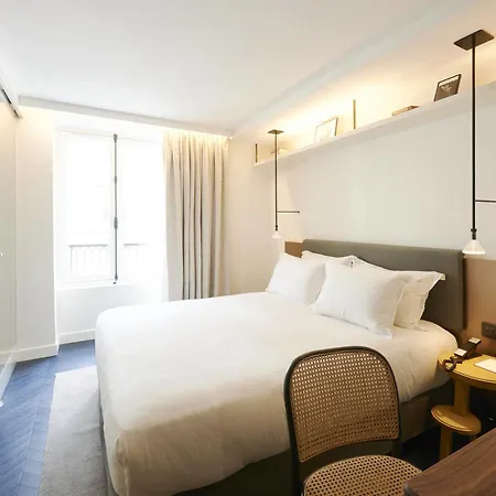 Perpetual Elysee Montaigne Szálloda