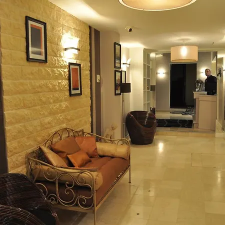 Perpetual Elysee Montaigne 4* Paryż