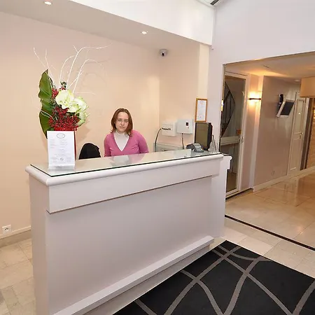 Perpetual Elysee Montaigne Hotel 4*