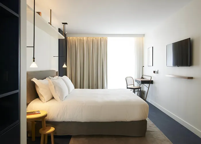 Perpetual Elysée Montaigne Hotel 4*