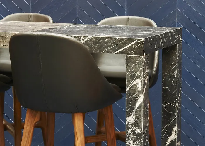 Perpetual Elysée Montaigne Hotel Parigi