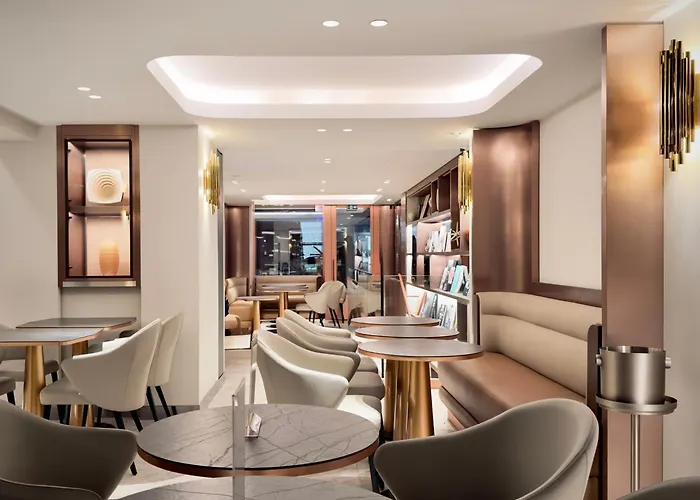 Perpetual Elysee Montaigne 4*