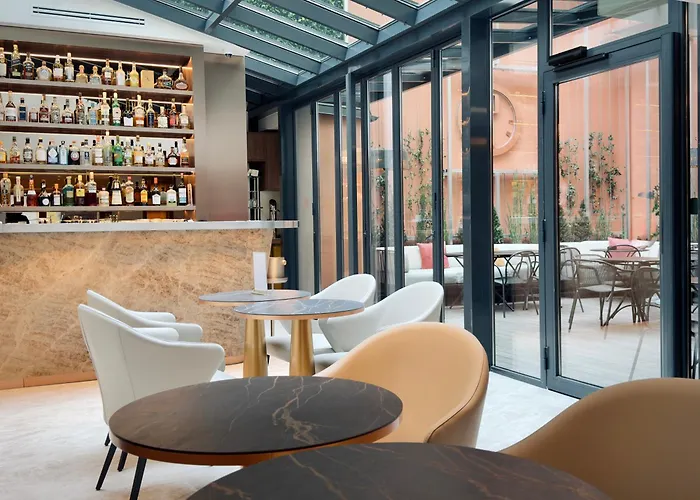 Hotel Perpetual Elysée Montaigne Parigi