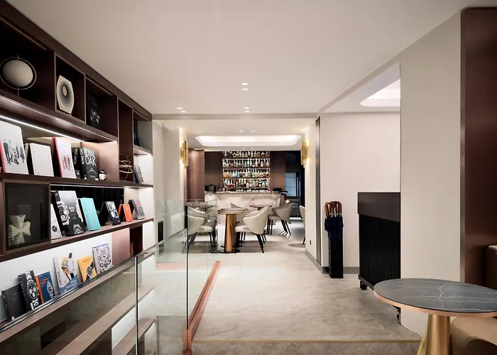 Perpetual Elysée Montaigne Hotel 4*