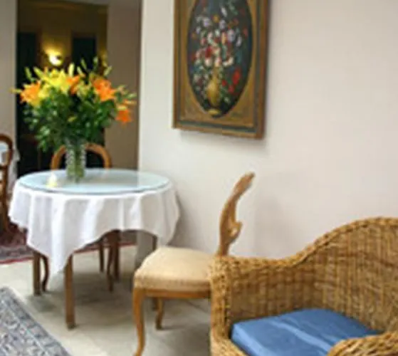 Perpetual Elysée Montaigne Hotel 4*