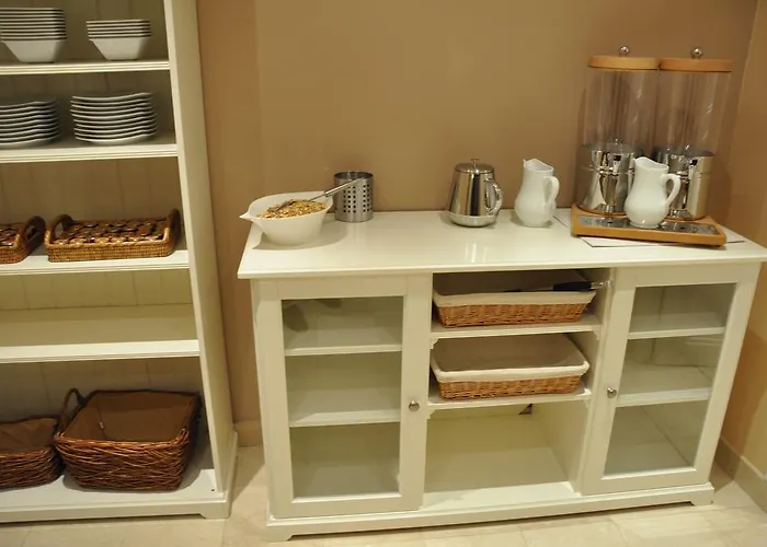 Perpetual Elysée Montaigne