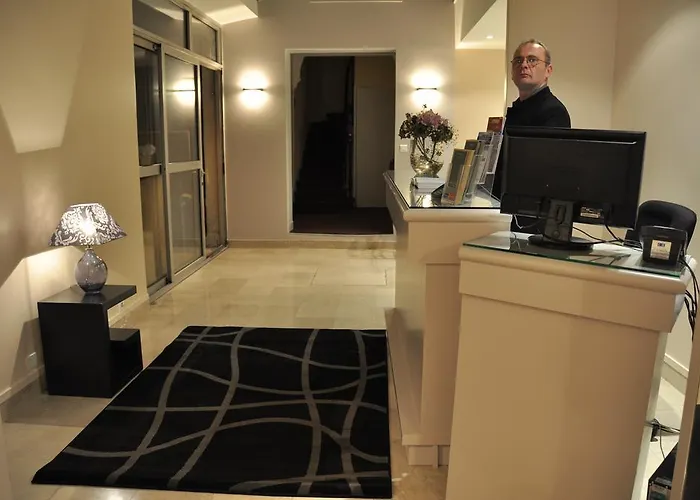 Hotel Perpetual Elysée Montaigne París