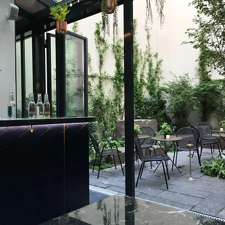 Perpetual Elysee Montaigne Hotel