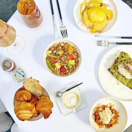 Hotel Perpetual Elysée Montaigne Parigi