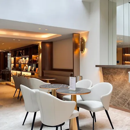 Perpetual Elysée Montaigne Hotel