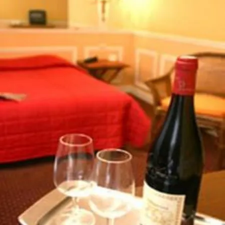 Perpetual Elysée Montaigne