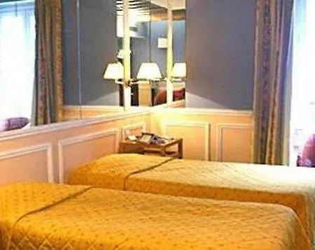 Perpetual Elysée Montaigne 4* Parigi