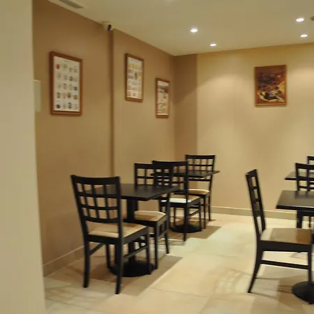 Perpetual Elysée Montaigne Hotel 4*