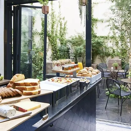 Perpetual Elysée Montaigne