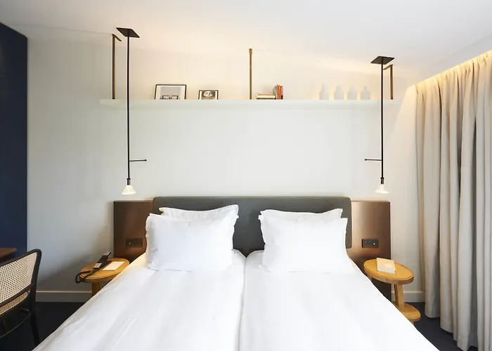 Perpetual Elysee Montaigne