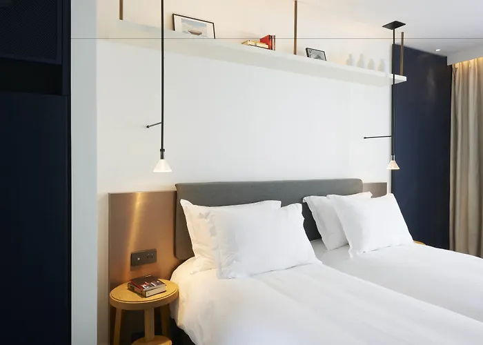 Hotell Perpetual Elysee Montaigne 4*