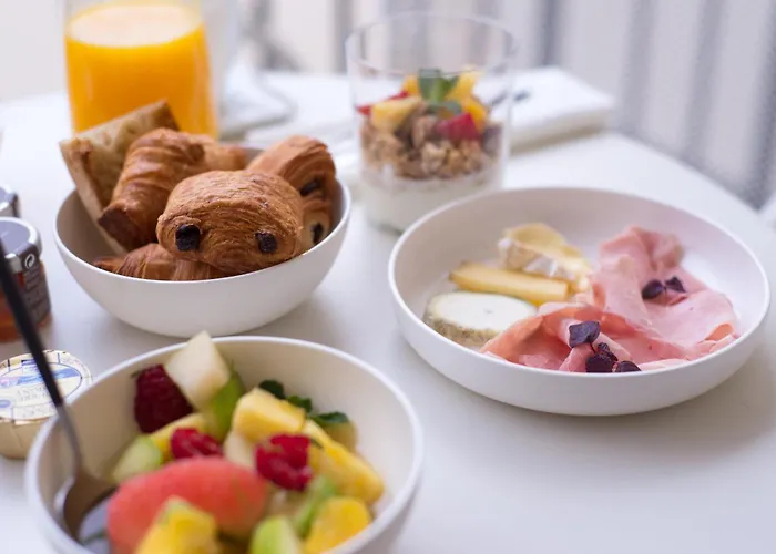 Perpetual Elysee Montaigne Hotell 4*