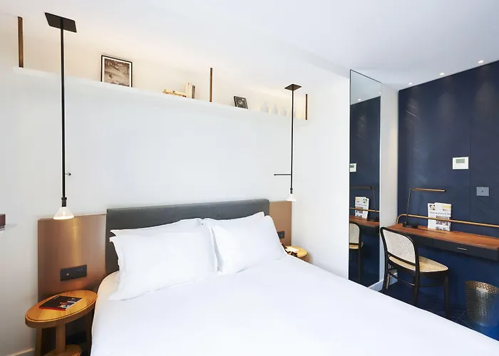 Hotell Perpetual Elysee Montaigne Paris