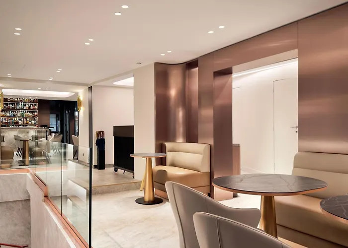 Perpetual Elysee Montaigne Paris