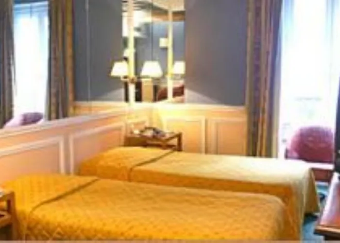 Hotell Perpetual Elysee Montaigne 4*