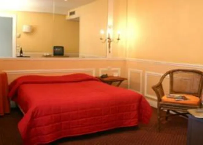 Hotell Perpetual Elysee Montaigne Paris