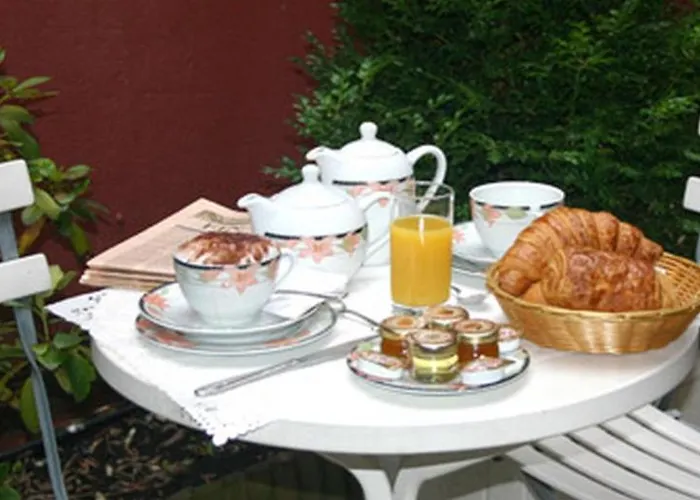 Perpetual Elysee Montaigne Hotell