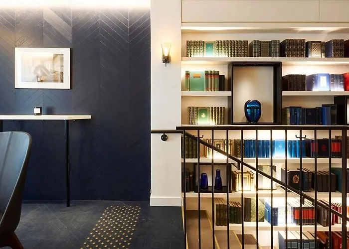 Perpetual Elysee Montaigne 4* Paris